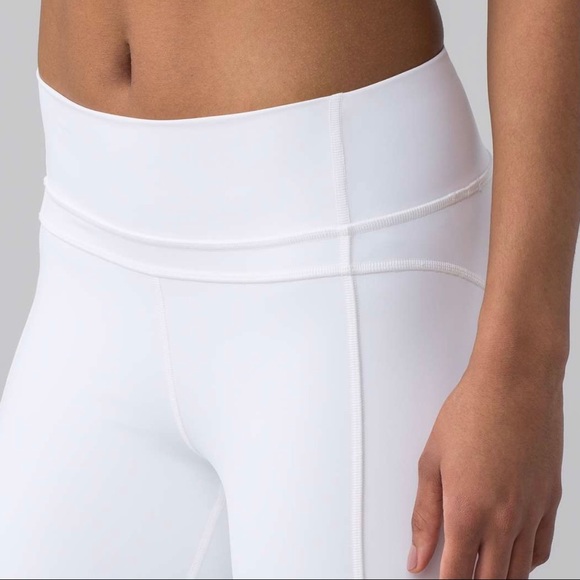 Lululemon twist and train crop 19in NWOT - Picture 6 of 12